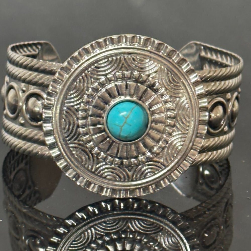 Western Turquoise Cuff Bracelet average .6.5 -7 wrist Boho Gift NWT Southwestern